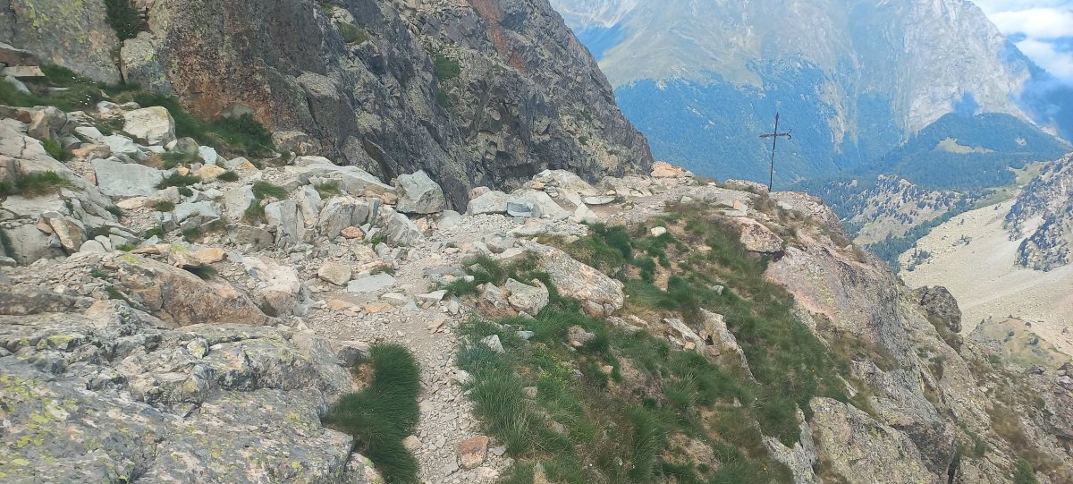 Midi d'Ossau (2884m) 3. tximinia hasiera beherantz