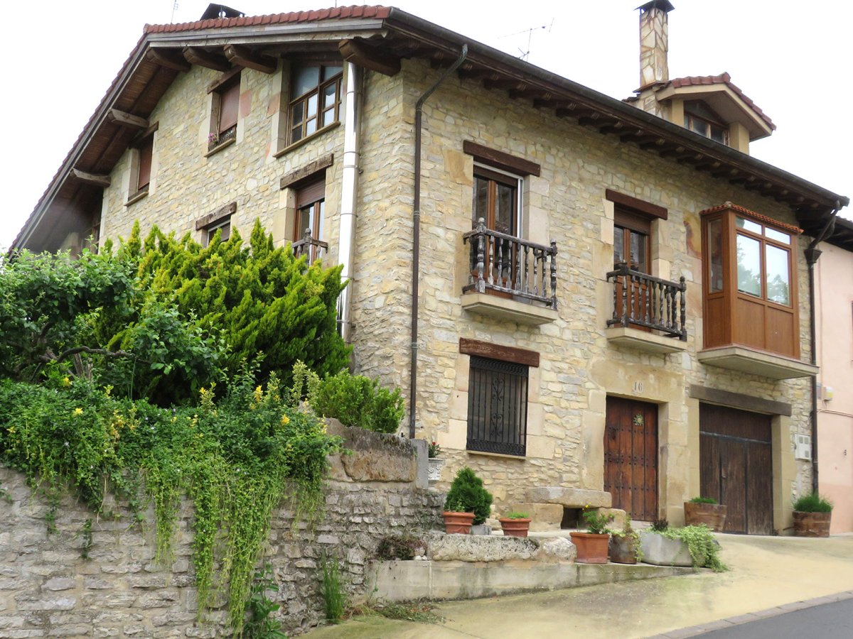 Etxea (Arlon Kalea 7), Zuhatzu-Donemiliaga
