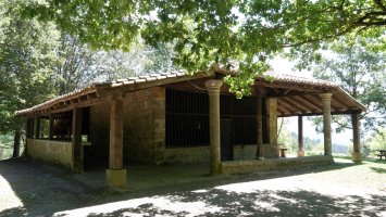 San Lorentzo ermita, Leiz auzoan