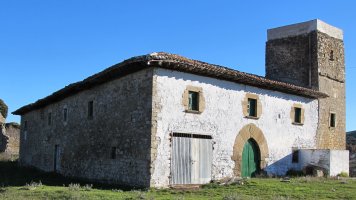 Casa el Obispo dorretxea, Mugeta-Longida