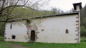 Santa Krutz ermita, Etxalar