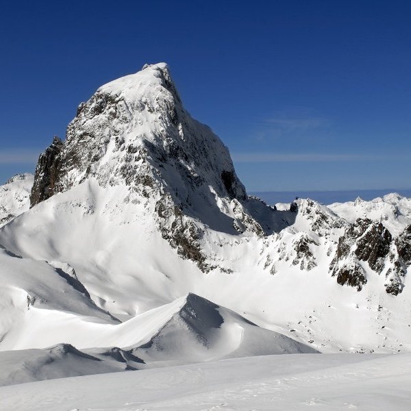 Pic du Midi d'Ossau vu du sommet du pic de Chérue