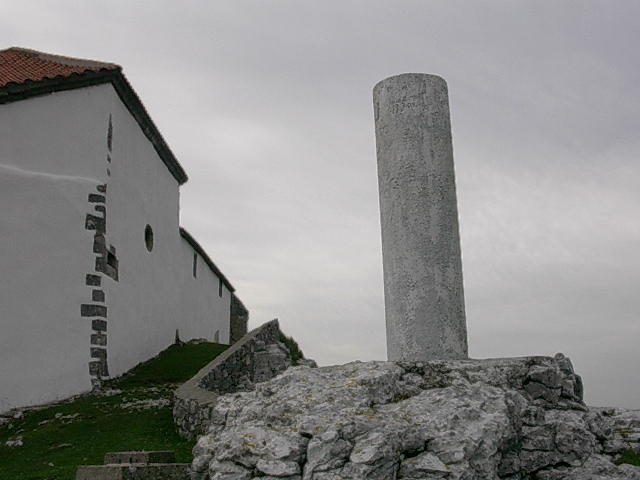 VERTICE GEODESICO JUNTO A LA ERMITA