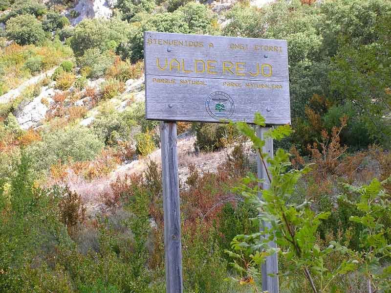 Nos adentramos en el Parque Natural de Valderejo.