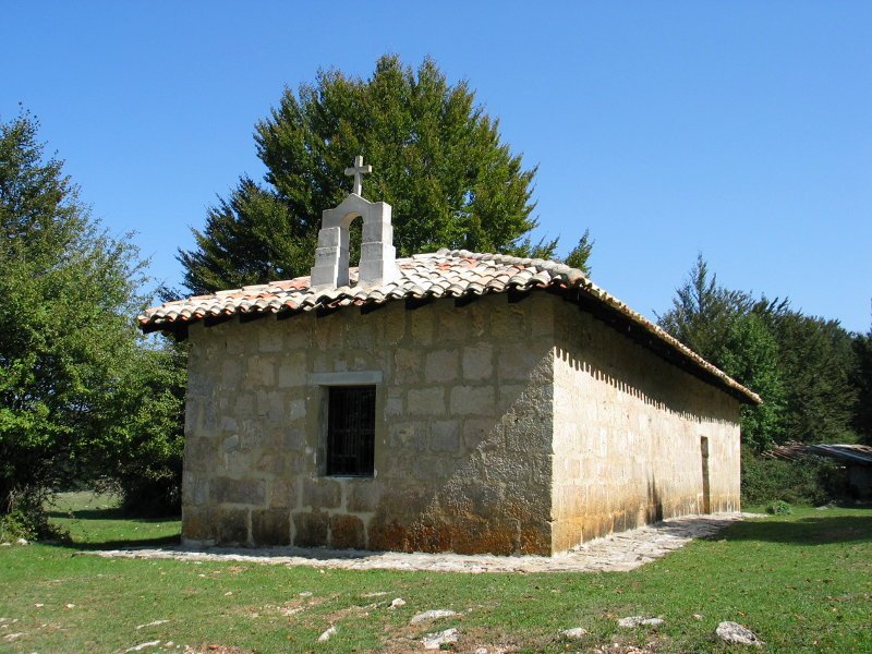 San Benitoren ermita, Larraonako mendatean