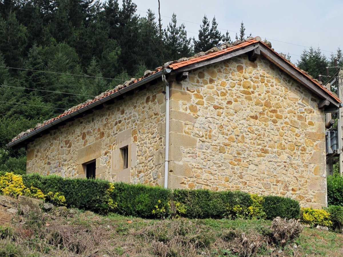 San Pedro ermita Zegama aldean