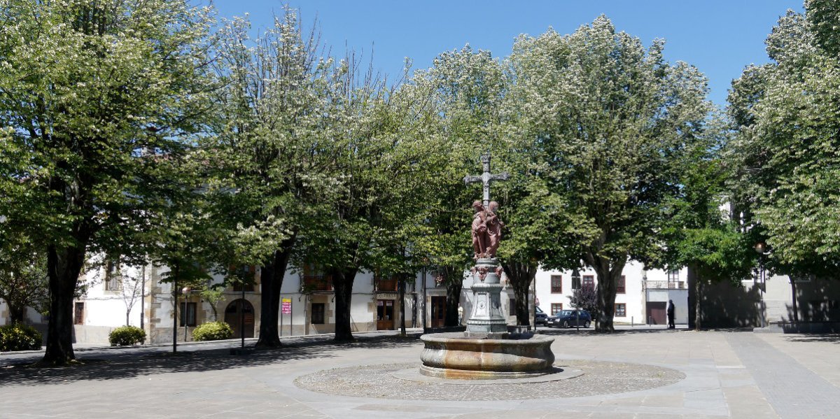 Santa Marina plaza, Oñati