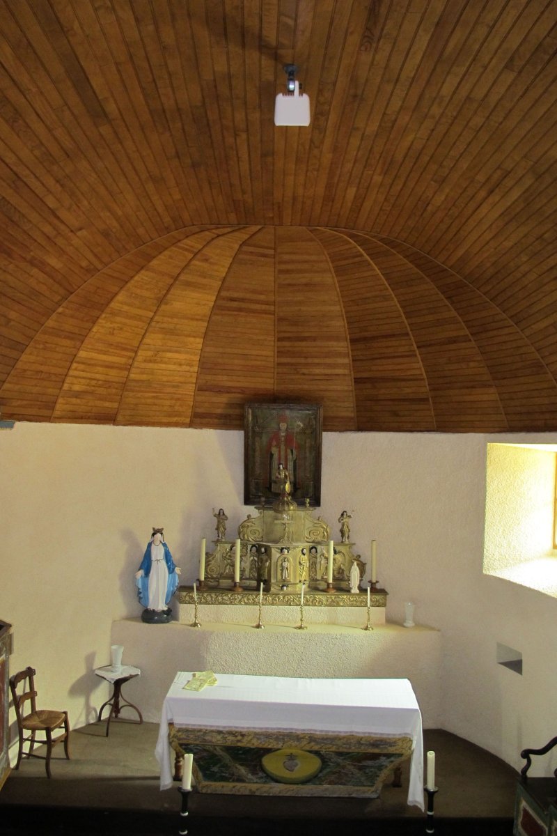 San Bartolome ermita, Larrori