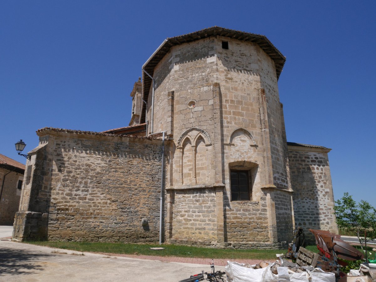 San Esteban eliza, Gauna