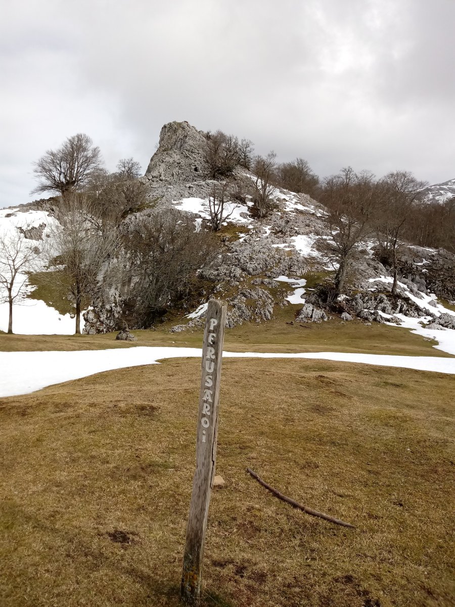 Peruaitz (1228m), Perusaroitik ikusita