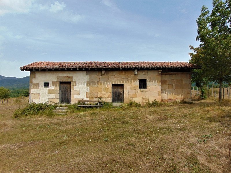 San Julian Eta Santa Basilisa de Aistra Ermita Zalduondon