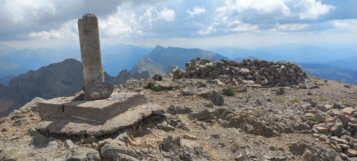 Collarada (2883m) tontorra