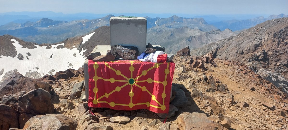 Bińemale (3298m) tontorra