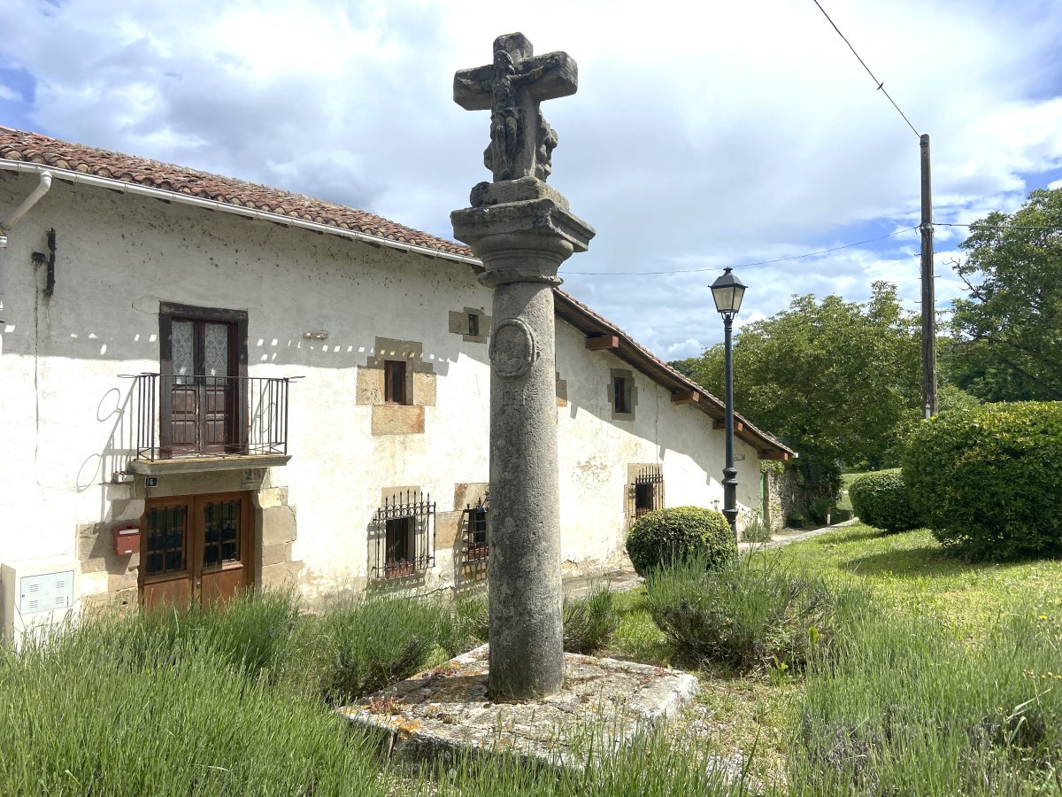 Gurutzea. Arratzua-Ubarrundia (Uribarri-Ganboa)