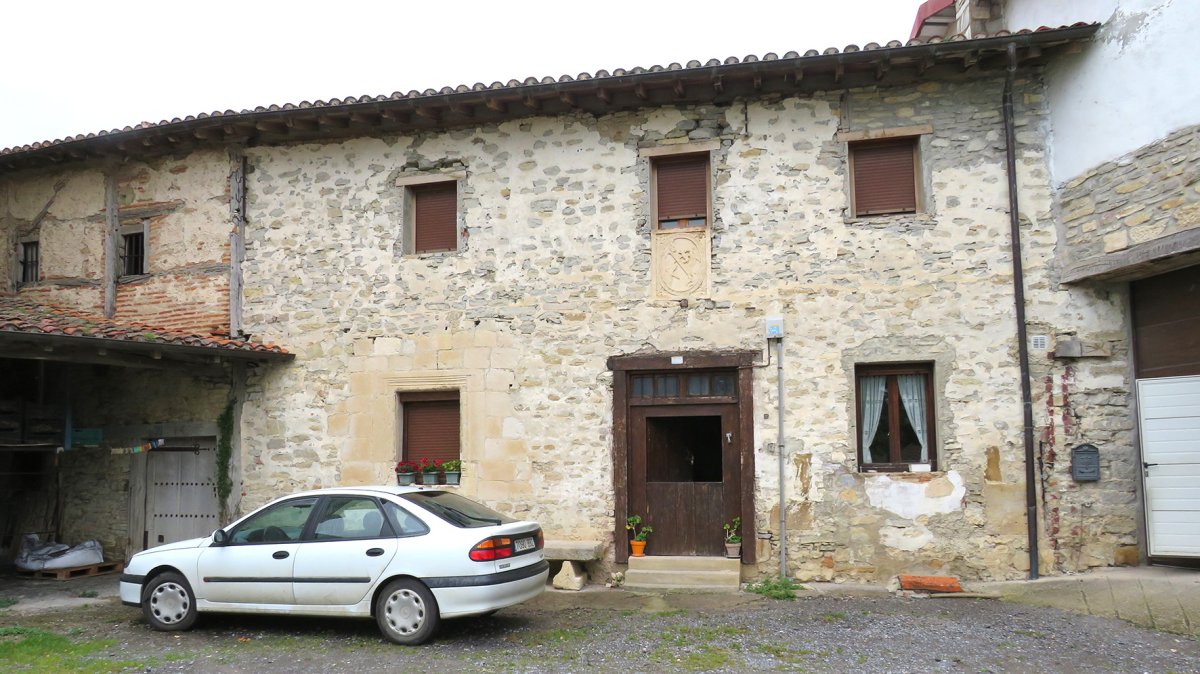 Etxea (Santa Ana 5), Zuhatzu-Donemiliaga