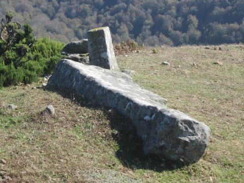 Menhir Naparbasoko Punta y Mugarri Asparrena-Oñati (Octubre 2014)