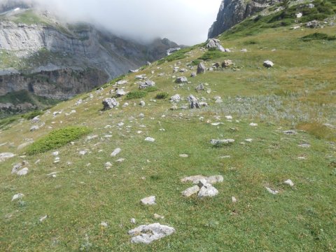 Los Castillones tumulua