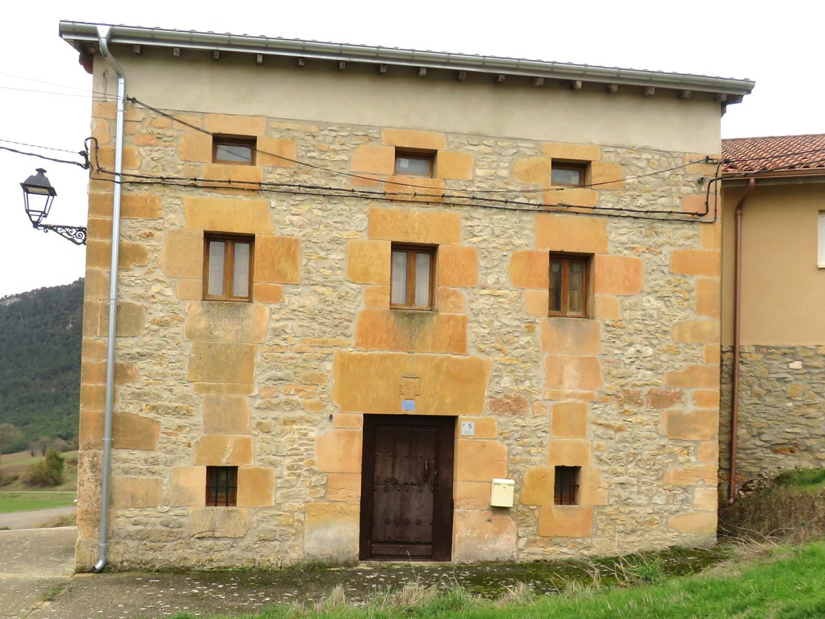 Etxea (Errege Kalea 5) Mioma-Gaubea