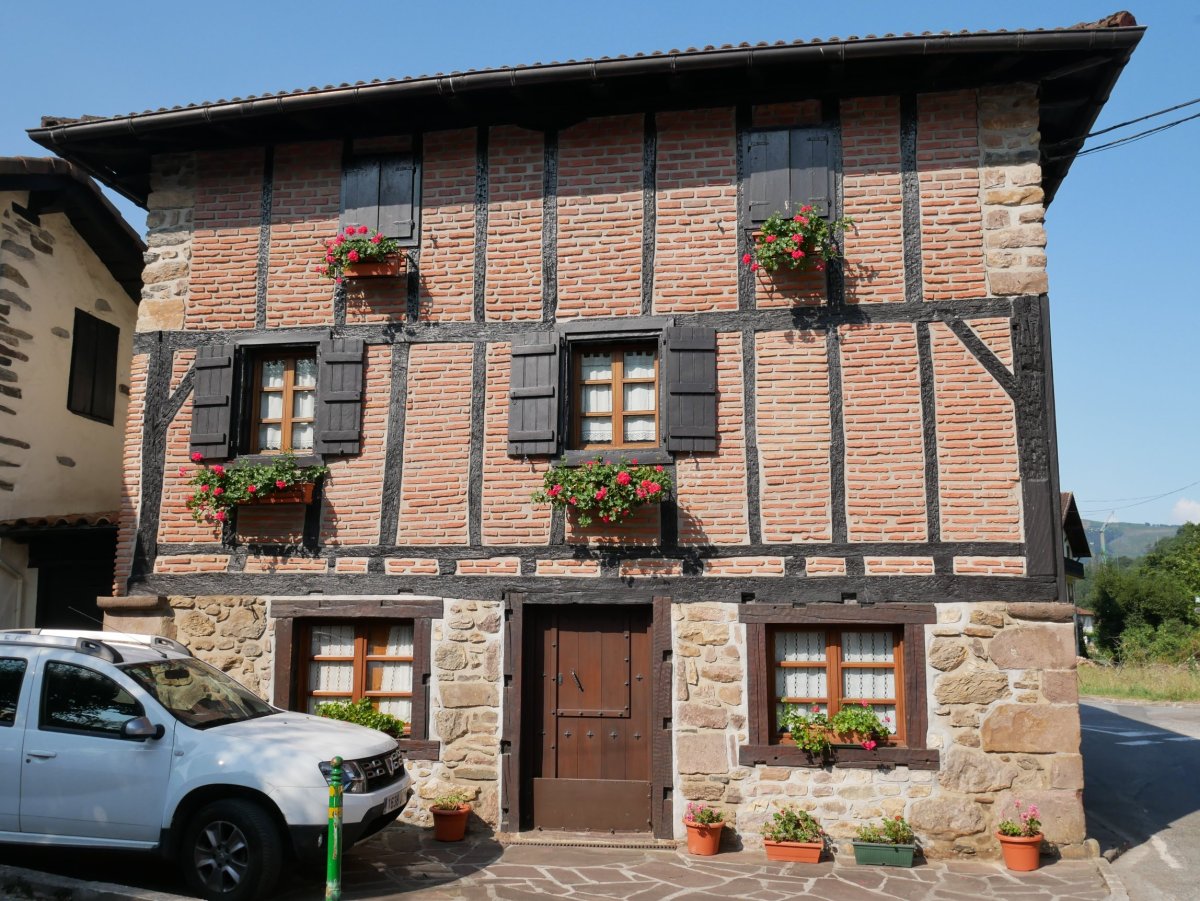 Landaburua etxea, Etxalar