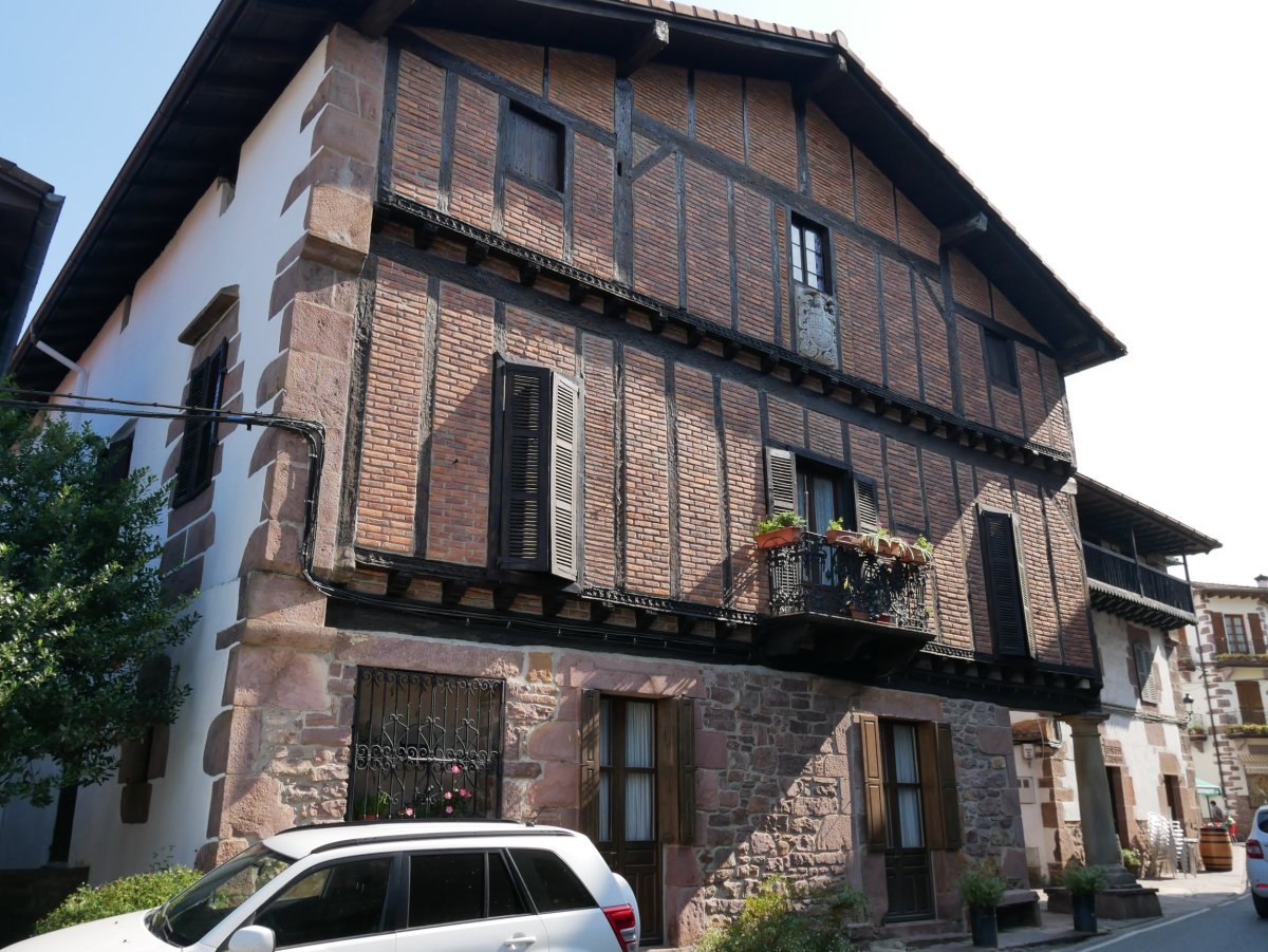 Elizaldea etxea, Etxalar