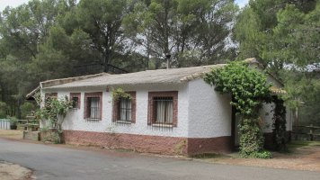 Refugio del Salvador, Faltzes