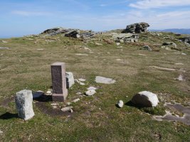 25. mugarria Larrunen