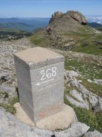 268. mugarria Latras mendian