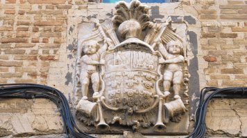 Baron de la Torre kaleko 19 zenbakiko armarria, Cintuenigo