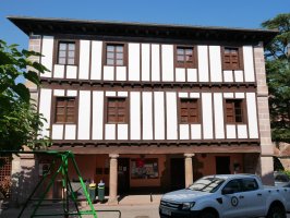 Kultur Etxea, Etxalar