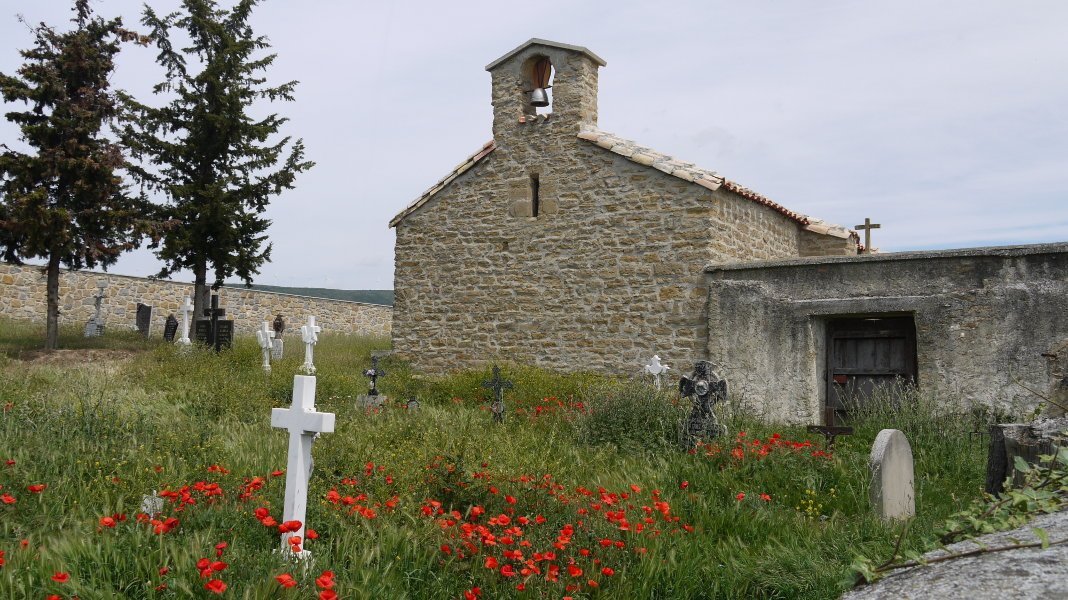 San Nikolas ermita Uterga aldean