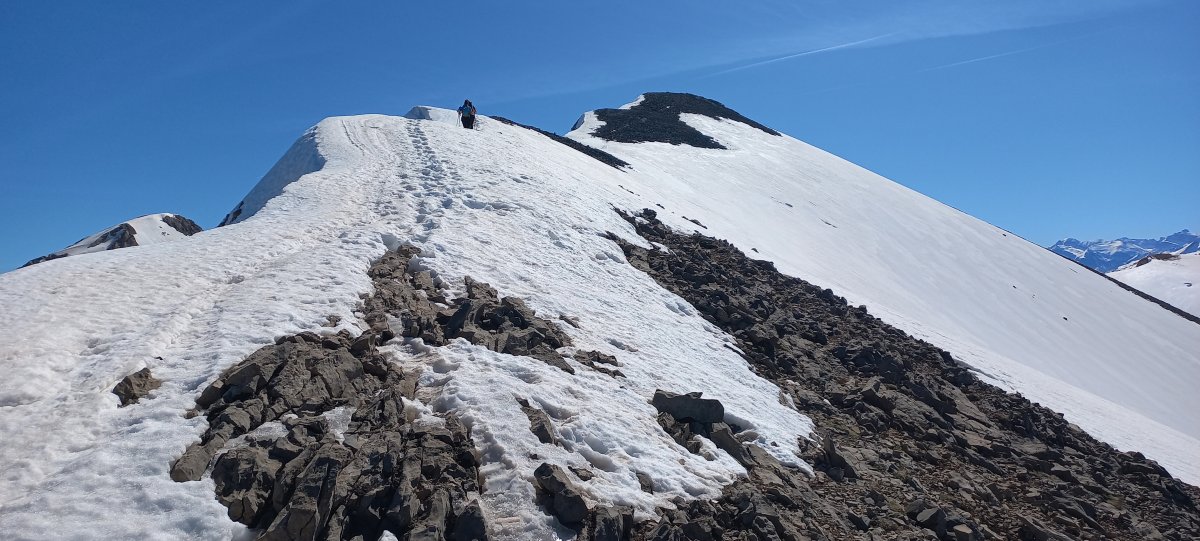 Gamueta (2329m) gandorrean gora