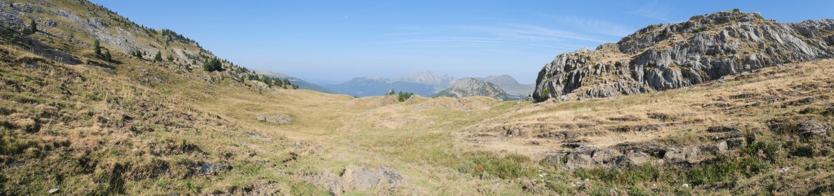 GR12ari jarraituz, Iparraldeko isurialdeko ibar txiki batean barrena