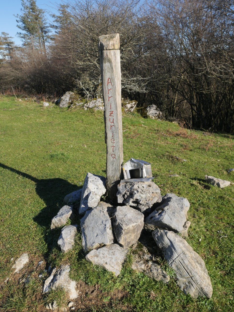 Arrizurietako muinoa, Belabietako iparraldeko bizkarrean