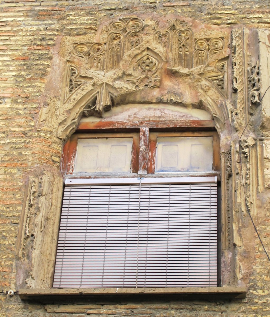 Granada de Ega jauregiko leihoa, Zangoza