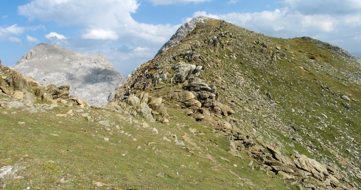 Mendebaldeko gandorreko pasarte bat, hondoan Auñamendi duela, Añelarra