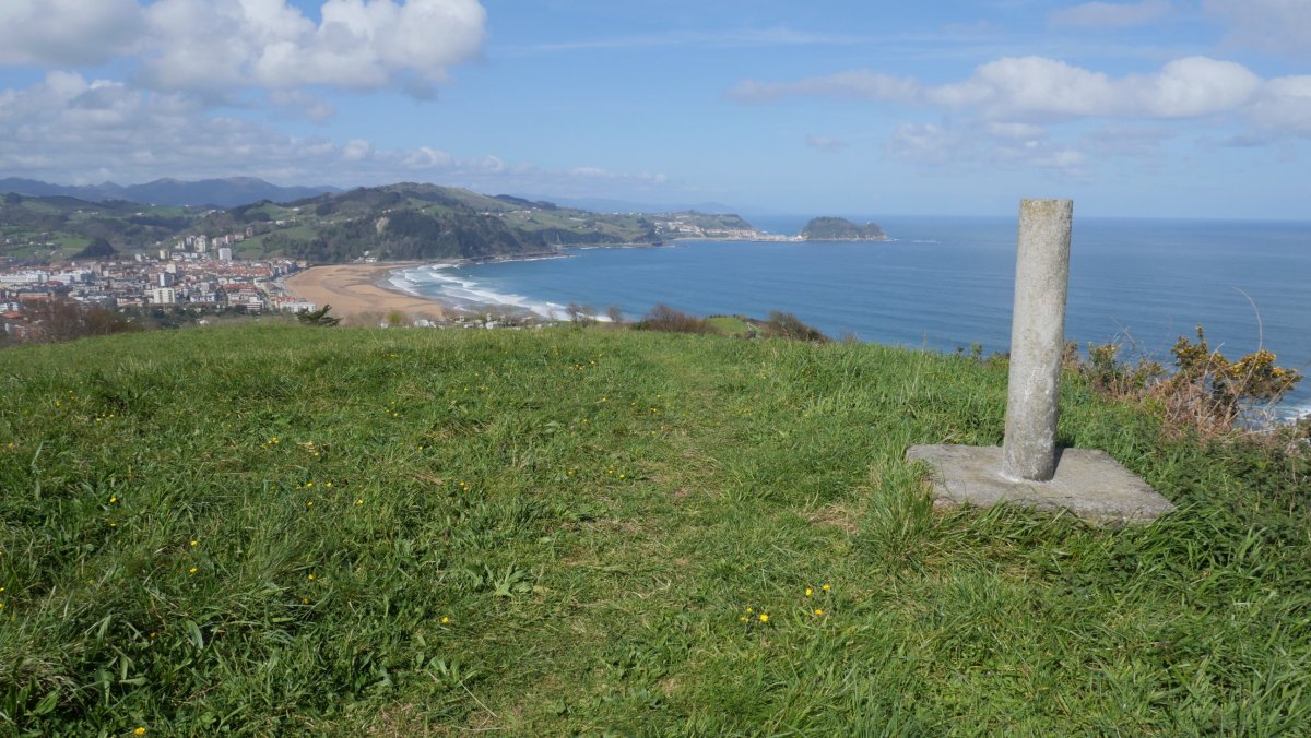 Ameztimendi, erpin geodesikoa, Zarautz aldeko bizkarrean