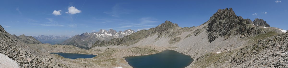 Ibones Altos de Brazato Lavaza tontorren hegoaldeko magalean