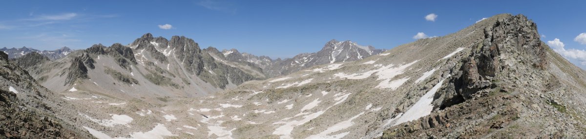 Batanes ezker aldean eta Bacias eskubi aldean