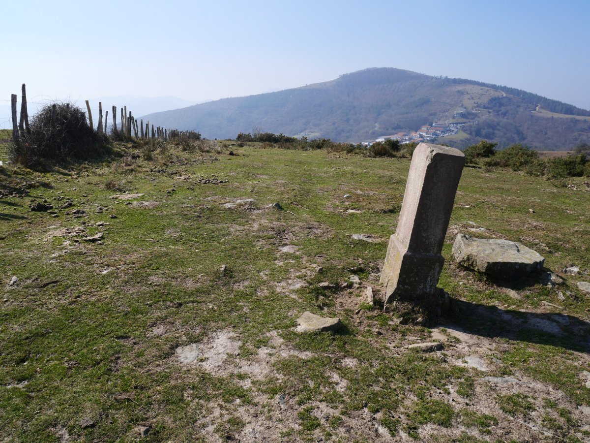 R15 mugarria Erentzazun