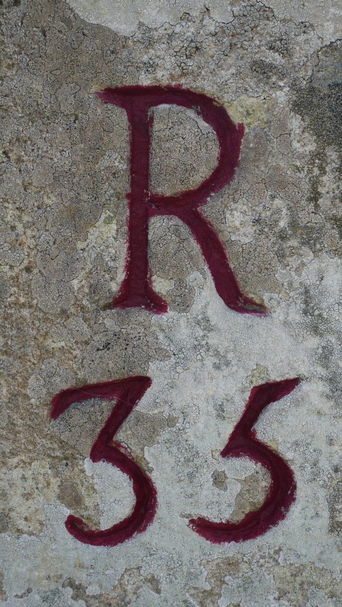 35. mugarria, Larrun