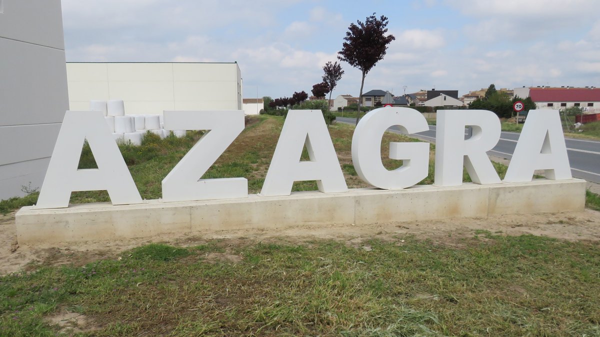 Herriko sarrera, Azagra