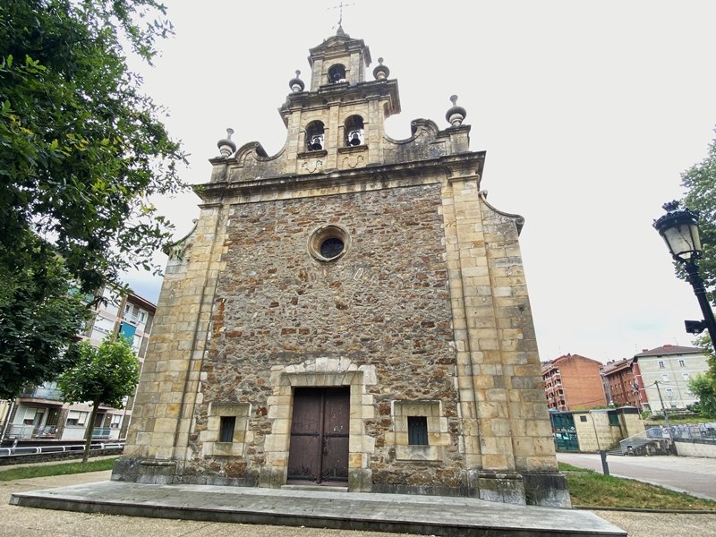 Udiarragako Andra Maria Ermita. Ugao