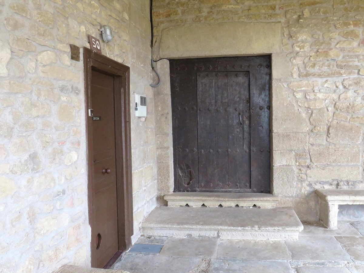 Santa Ana eliza, Tuyo-Erriberagoitia