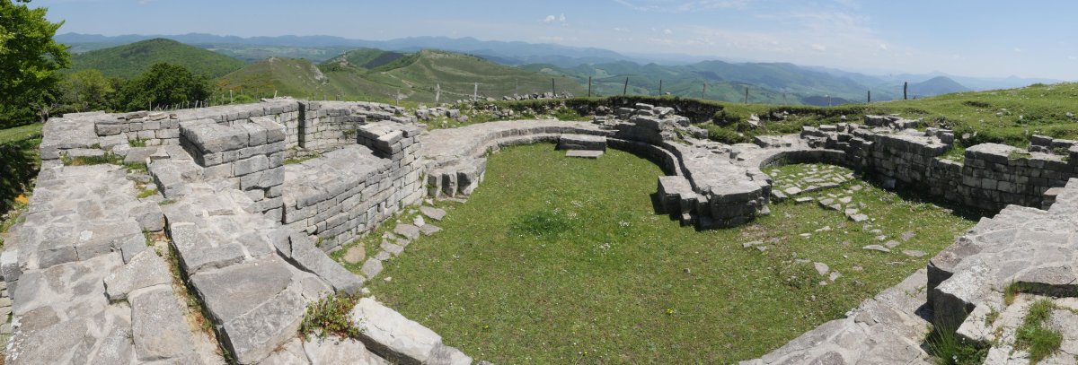 San Gregorioko monastegiaren aurriak