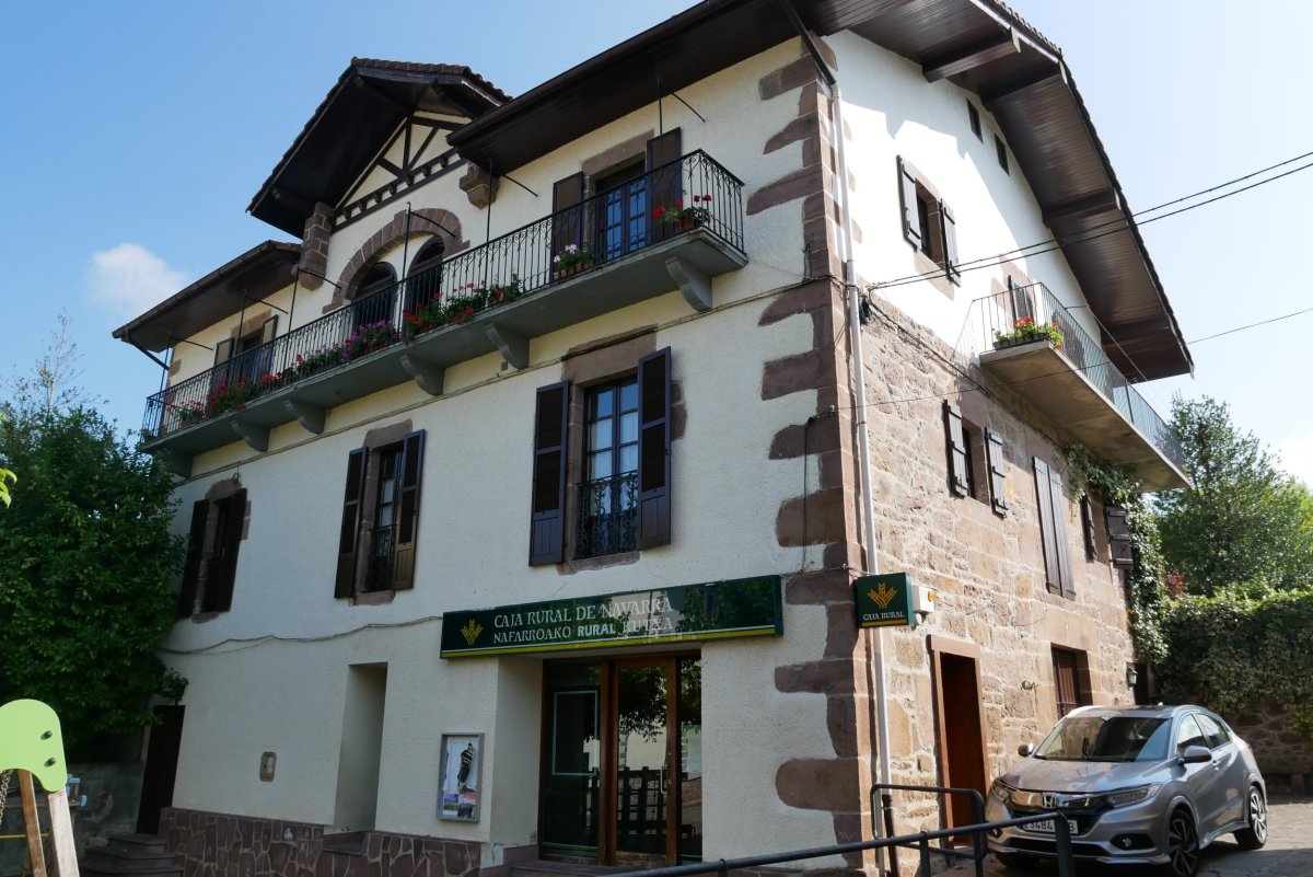 Zabaleta etxea, Etxalar