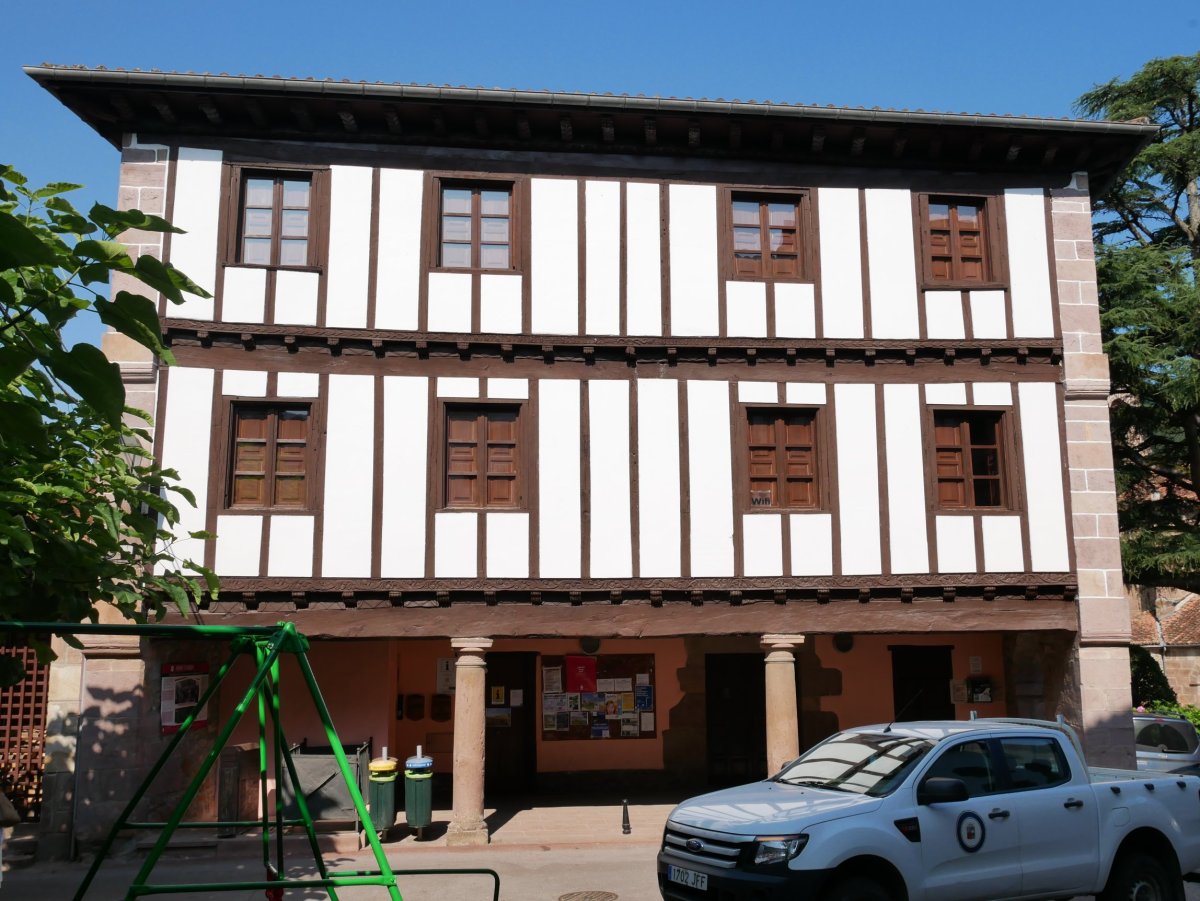 Kultur Etxea, Etxalar