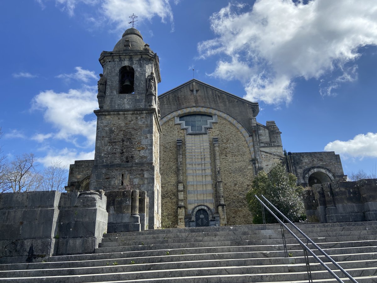 Urkiolako Santutegia. Abadiño (Urkiola)