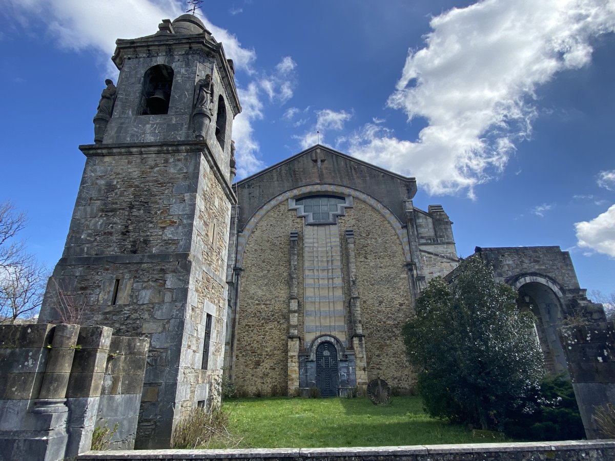 Urkiolako Santutegia. Abadiño (Urkiola)