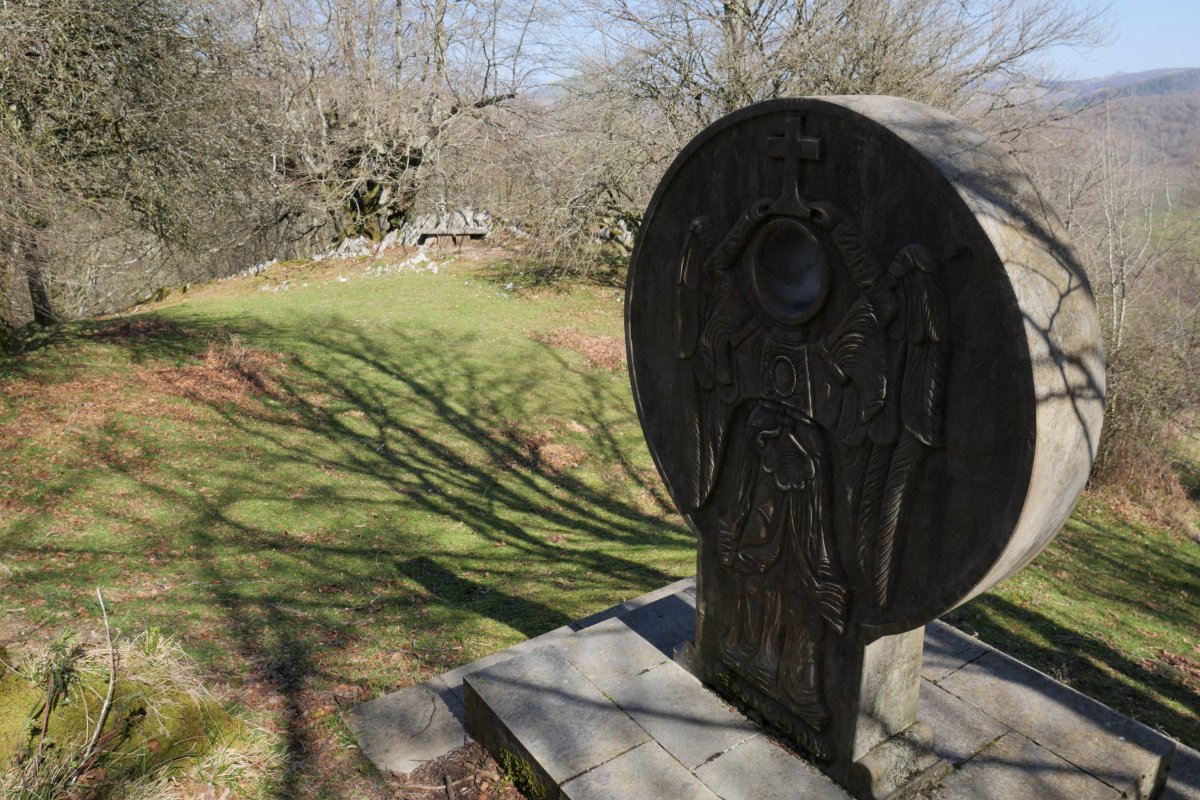 Ezurmendi, Malkorraundi