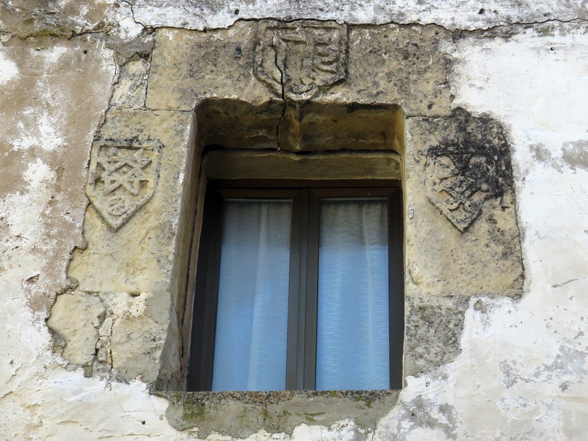 Sarmientotarren Dorrea, Loza-Urizaharra